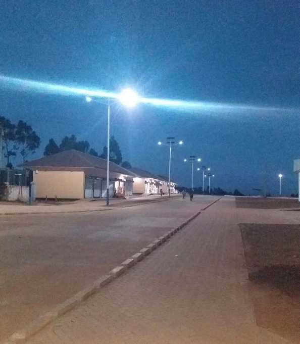 石峰区非洲科特迪瓦太阳能路灯工程